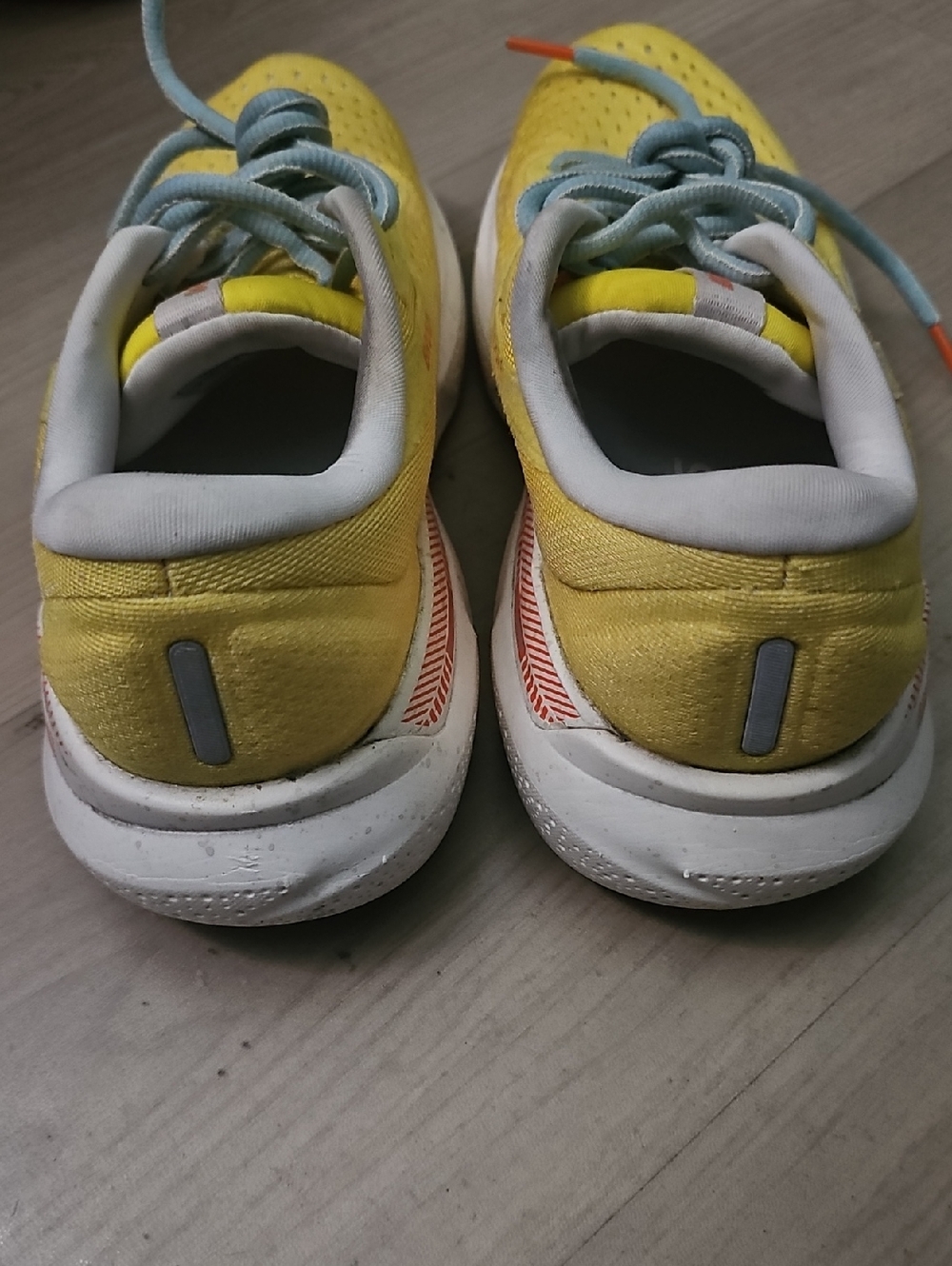 Brooks Adrenaline GTS 24 120426-1b-744 Women's US 9 Yellow Running Shoes TZP1039 - Picture 7 of 9
